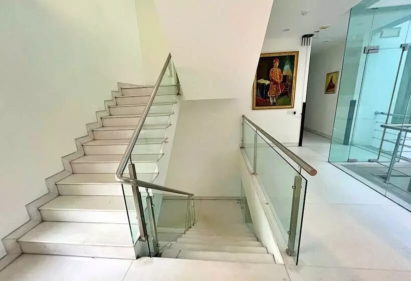 Amber Inn By Orion Hotels