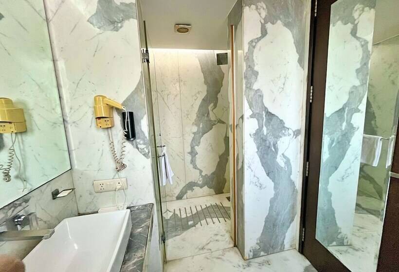 Amber Inn By Orion Hotels