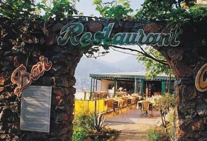 Отель Bella Vista Suit