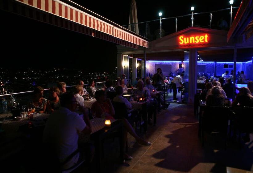 Отель Bella Vista Suit