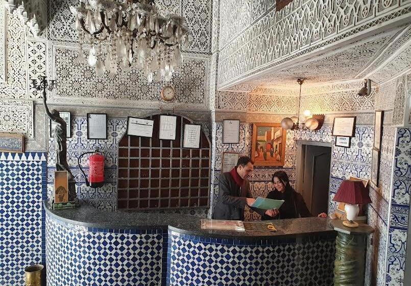 Отель Du Louvre