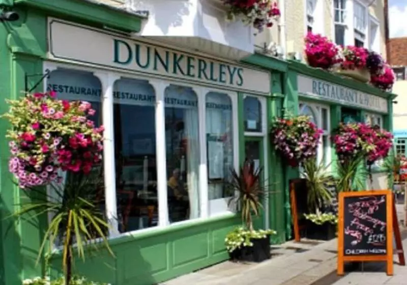 ホテル Dunkerleys