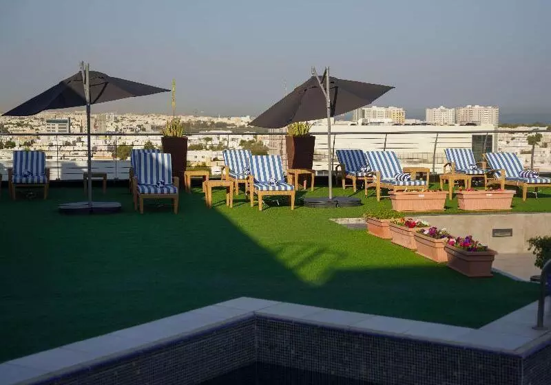 هتل Golden Tulip Muscat