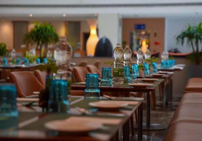 هتل Golden Tulip Muscat