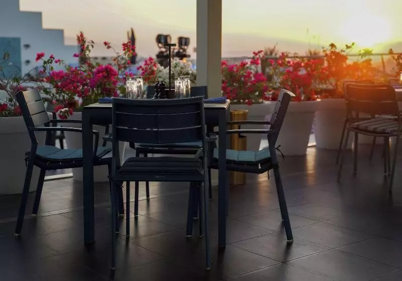 هتل Golden Tulip Muscat