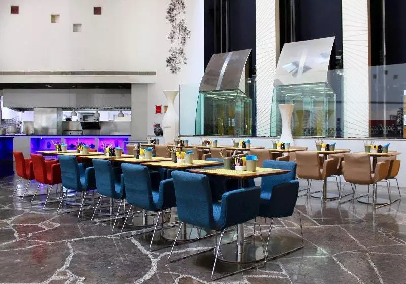 هتل Golden Tulip Muscat