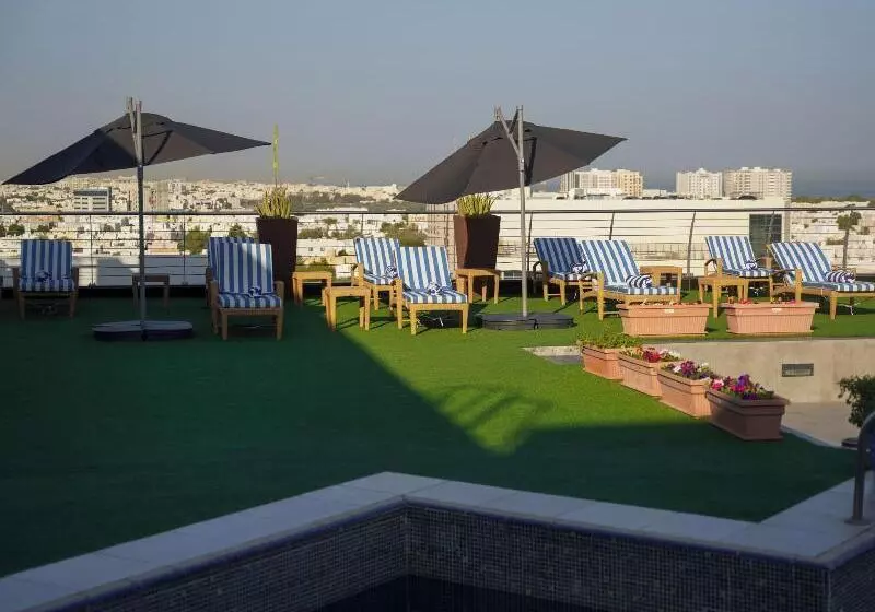 هتل Golden Tulip Muscat