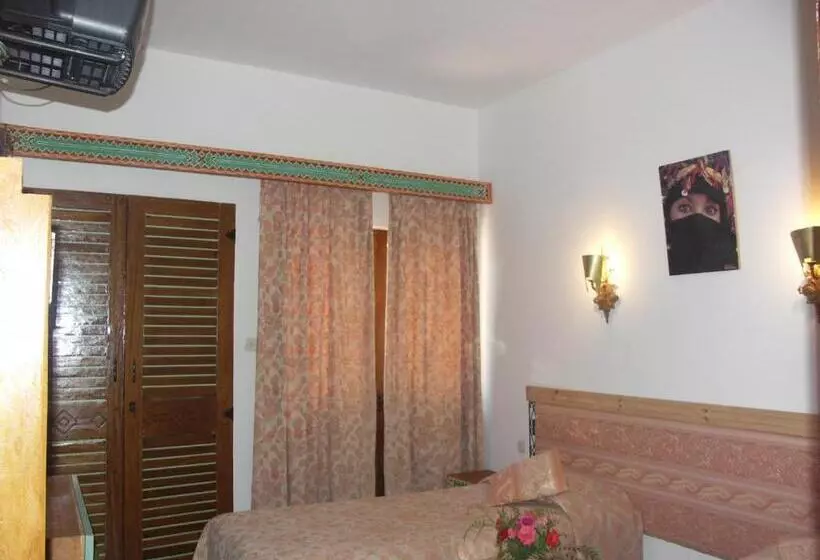 هتل Hôtel Le Tinsouline