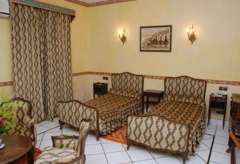 هتل Hôtel Le Tinsouline