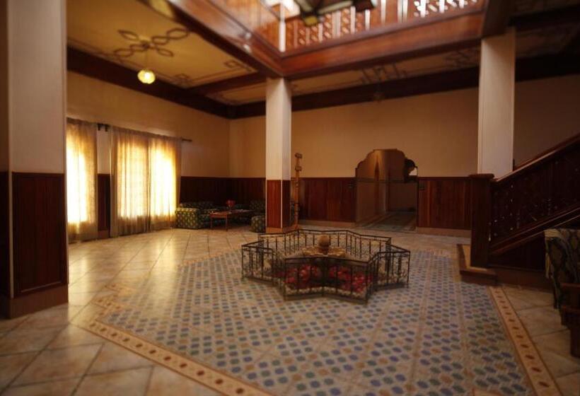 فندق Hôtel Le Tinsouline