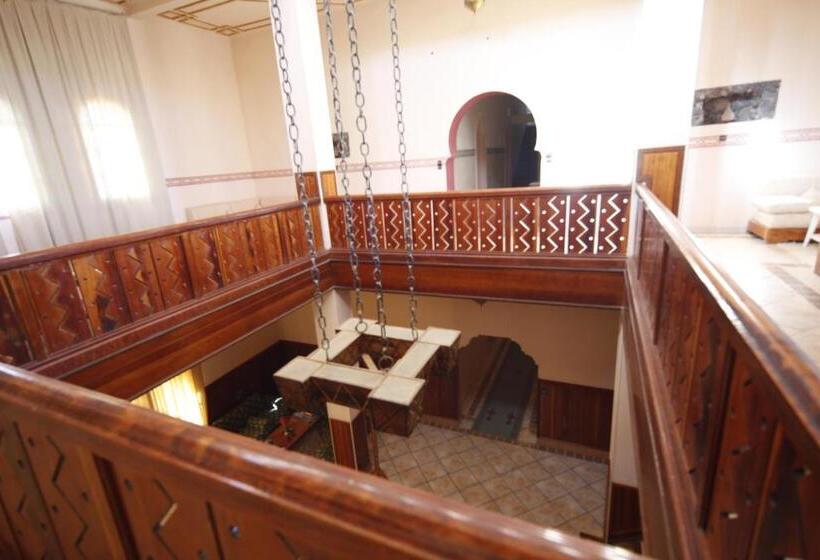 فندق Hôtel Le Tinsouline