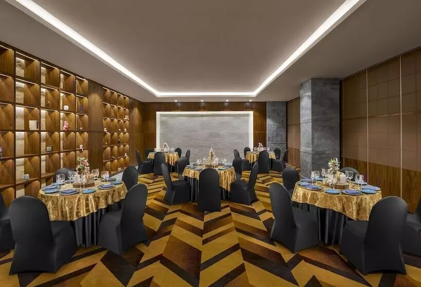 Hotelli Hyatt Centric Janakpuri New Delhi