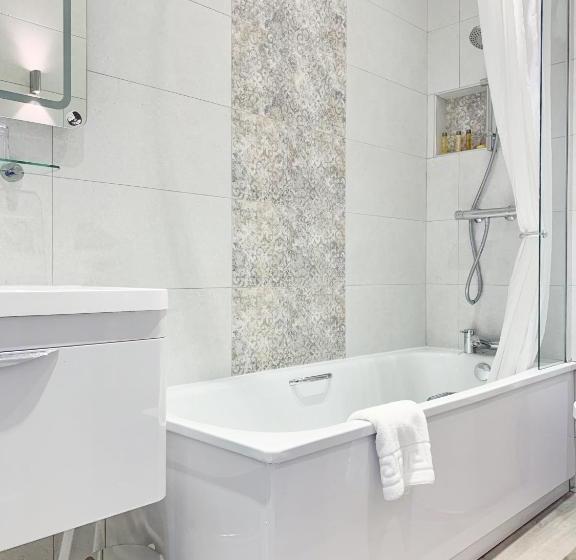 هتل Mallyan Spout