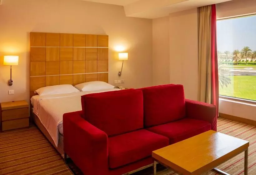 هتل Golden Tulip Muscat