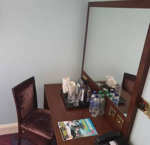 호텔 The Queen S Head Wetherspoon