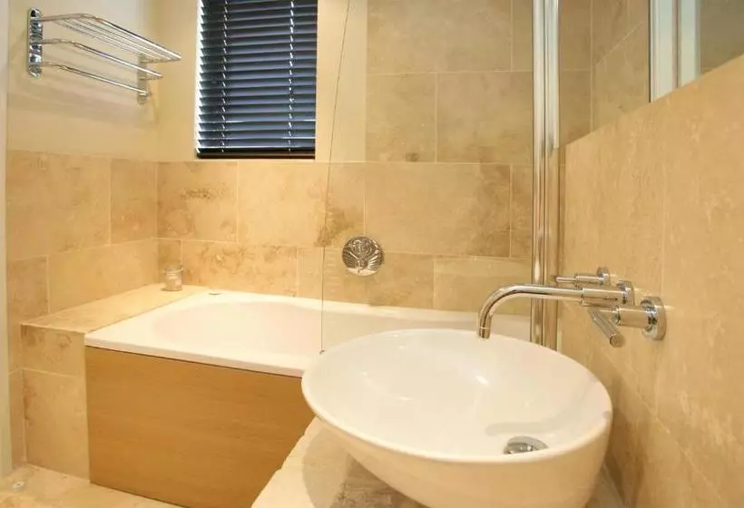 בית מלון כפרי Urban Beach