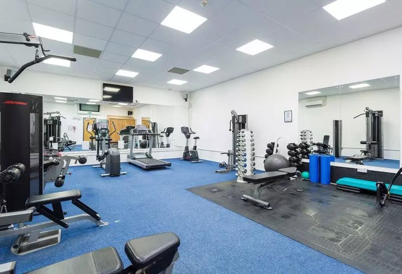 Отель Woodford Bridge Country Club