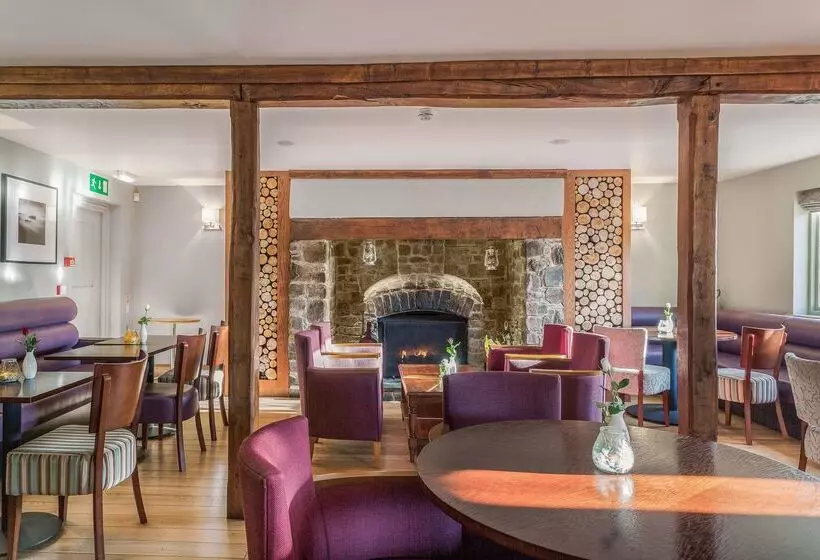 Отель Woodford Bridge Country Club