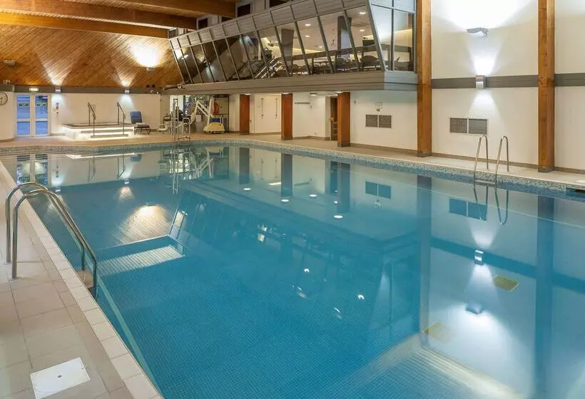 Отель Woodford Bridge Country Club