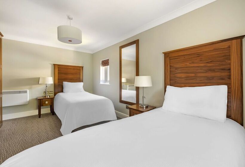 Hotel Woodford Bridge Country Club