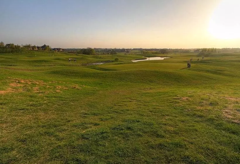 Wychwood Park Hotel And Golf Club