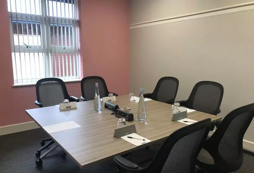 Wychwood Park Hotel And Golf Club