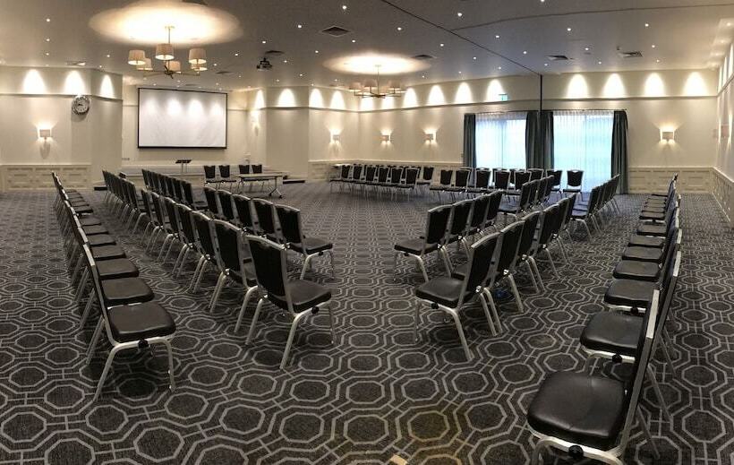 Wychwood Park Hotel And Golf Club