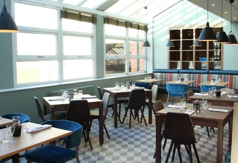 Wychwood Park Hotel And Golf Club