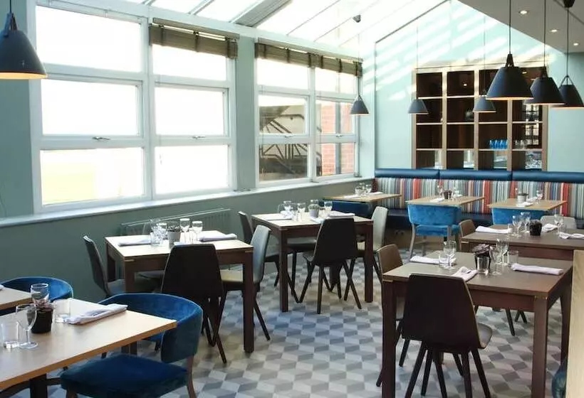 Wychwood Park Hotel And Golf Club