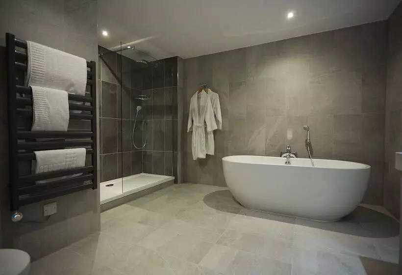 Wychwood Park Hotel And Golf Club