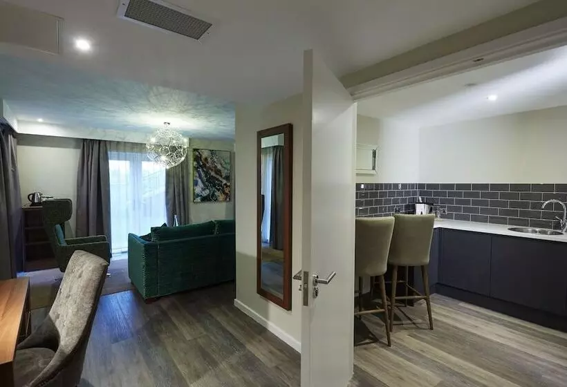 Wychwood Park Hotel And Golf Club