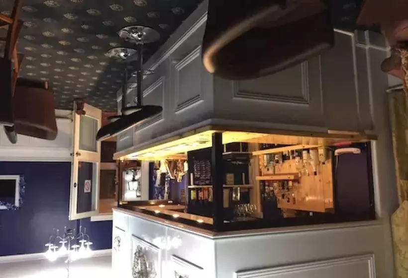 Pine Lodge Guest House