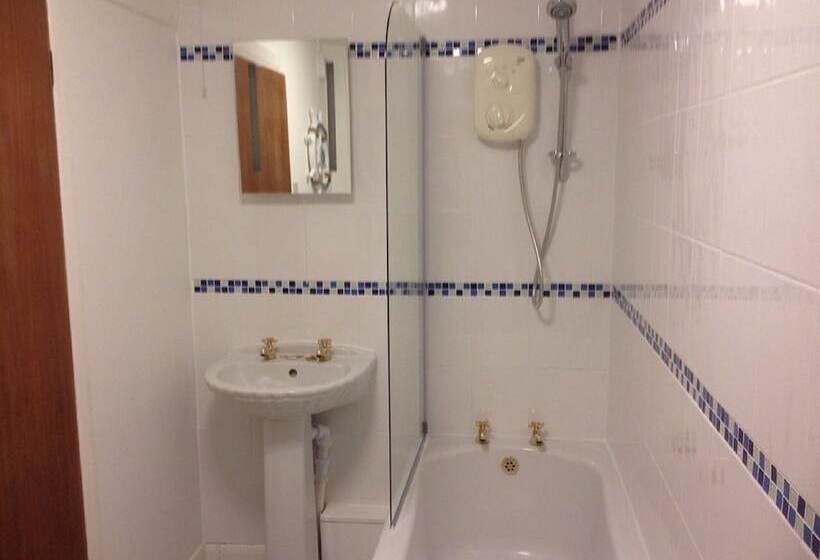 Pine Lodge Guest House