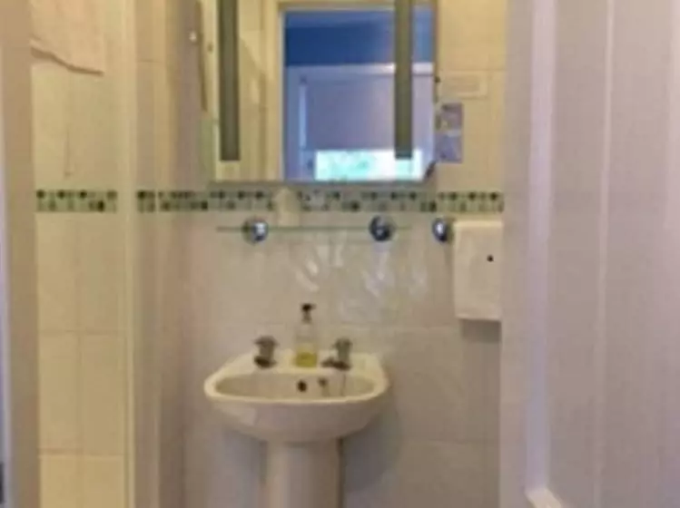 Pine Lodge Guest House