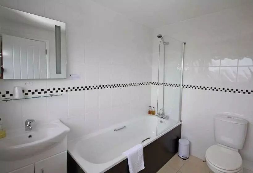 Pine Lodge Guest House