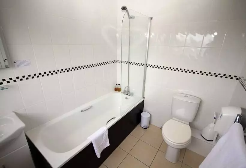 Pine Lodge Guest House