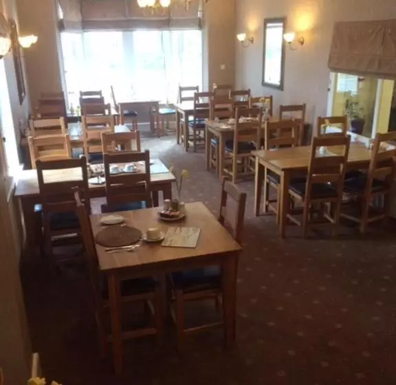 Pine Lodge Guest House