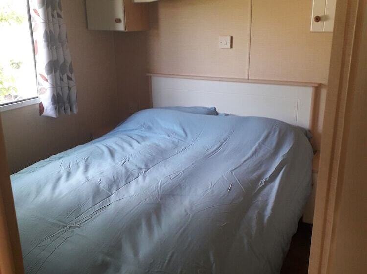 3 Bedroom Caravan At Thorness Bay
