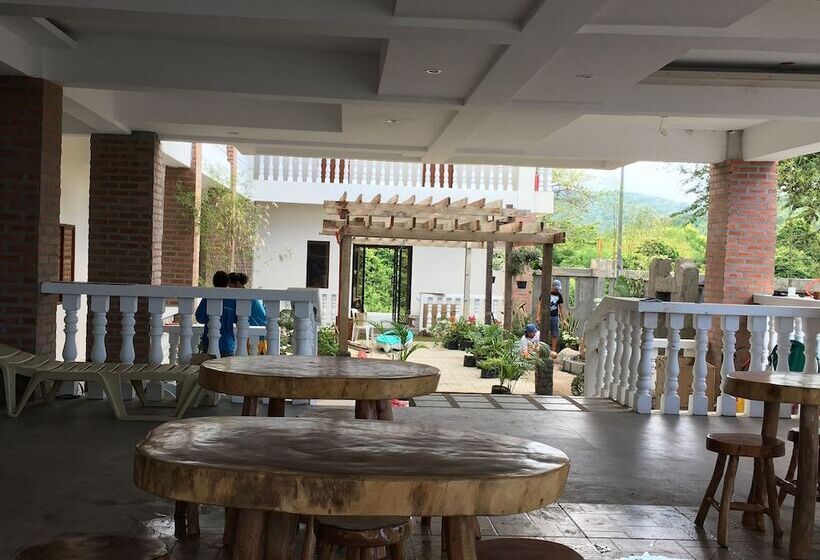 Casa Trias Hotel And Beach Resort