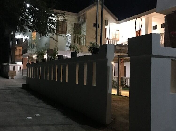 Casa Trias Hotel And Beach Resort