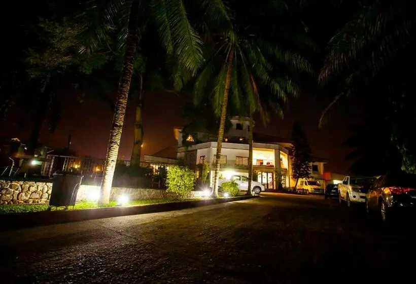 هتل Genesis Castle