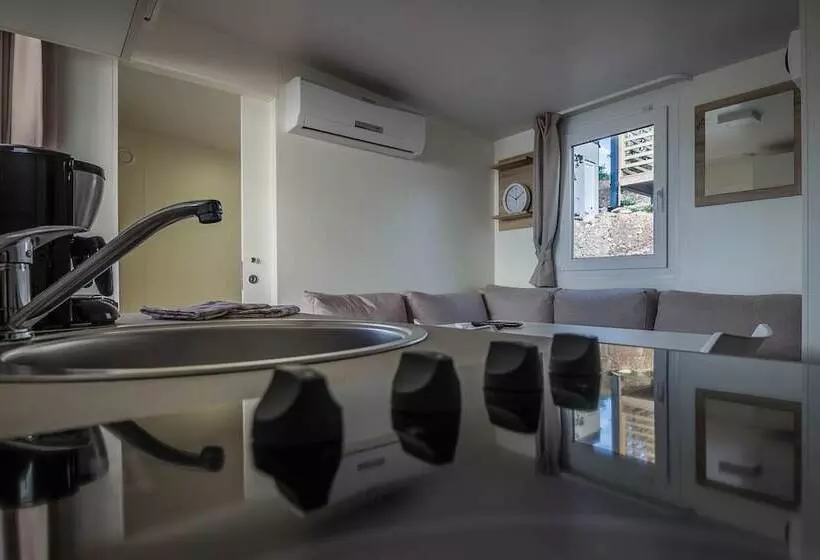 Hotelli Mobile Homes Mediteran Campsite Klenovica