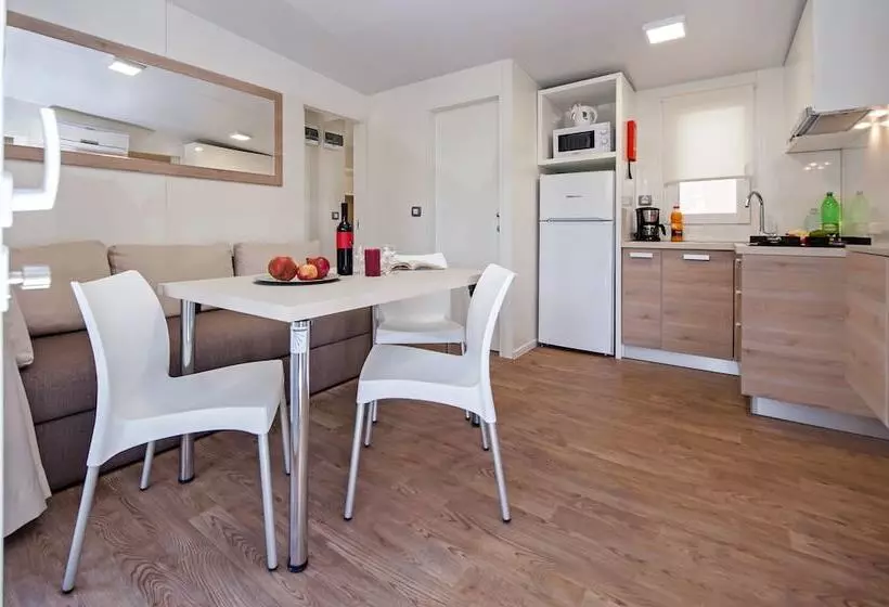 Hotelli Mobile Homes Mediteran Campsite Klenovica