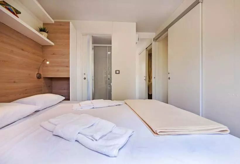 Hotelli Mobile Homes Mediteran Campsite Klenovica