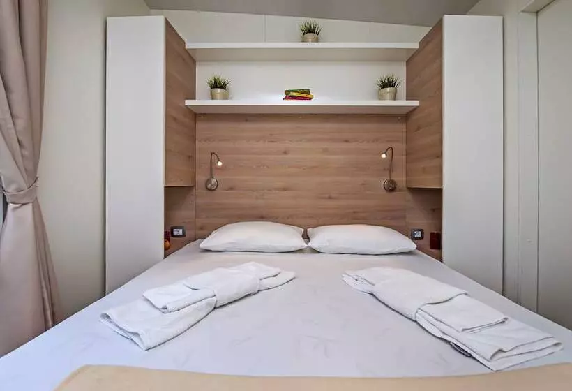 Hotelli Mobile Homes Mediteran Campsite Klenovica