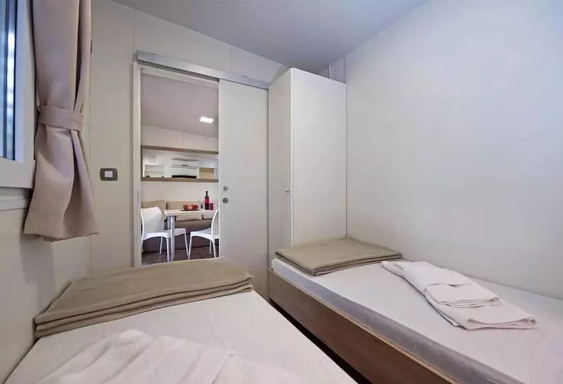 Hotelli Mobile Homes Mediteran Campsite Klenovica