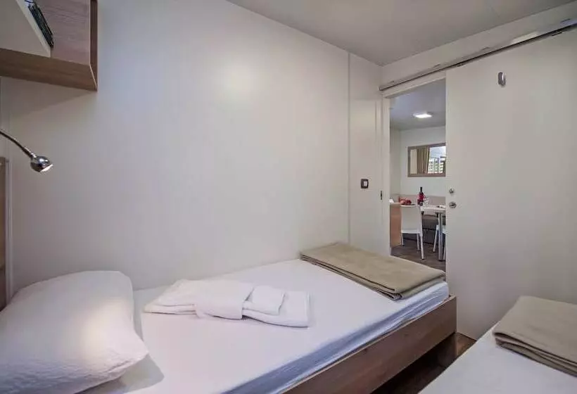 Hotelli Mobile Homes Mediteran Campsite Klenovica