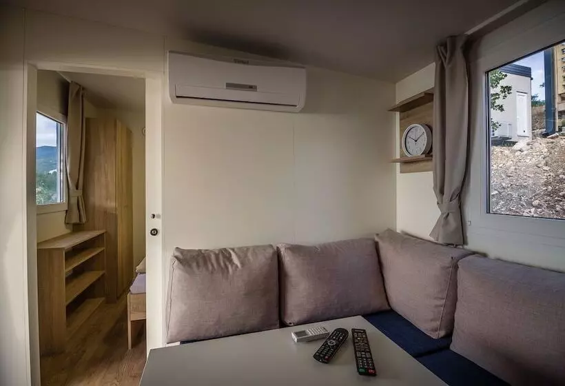 Hotelli Mobile Homes Mediteran Campsite Klenovica