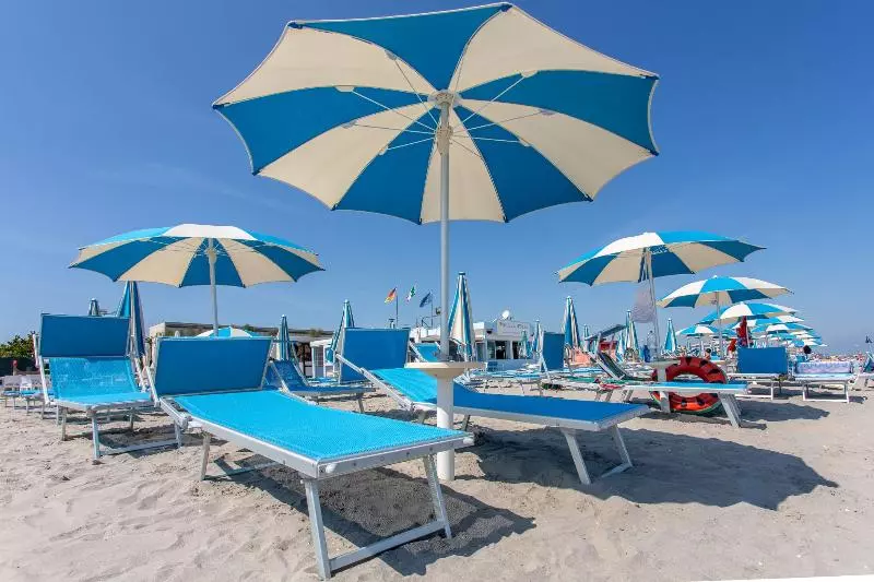 Hotelli Club Del Sole Pineta Beach Village