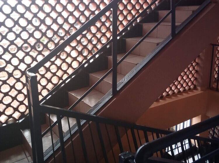 هتل Stemuki Guest House